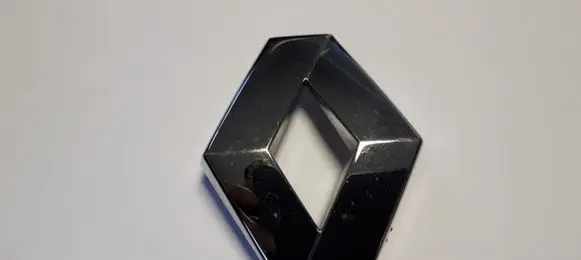 Renault Megane II Manufacturer badge logo/emblem 8200145814