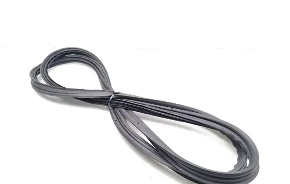 Suzuki SX4 S-Cross Trunk rubber seal (body) 