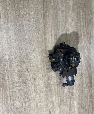 Renault Trafic III (X82) Fuel injection high pressure pump 0445010406 HMLGT4813R