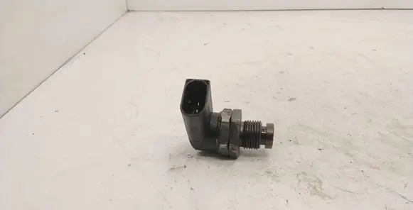 BMW 5 E60 E61 Fuel main line pipe 0281002497