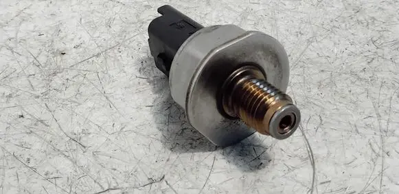 Fuel pressure sensor