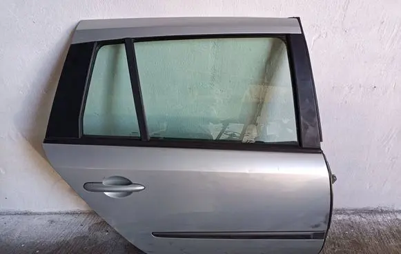 Renault Laguna II Rear door