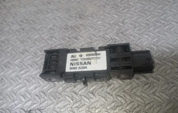 Nissan Note (E11) Airbag deployment crash/impact sensor 0285003060 985829U00A