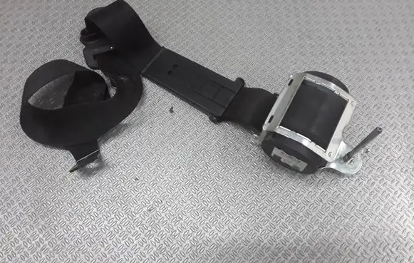 Opel Zafira B Front seatbelt 13242305