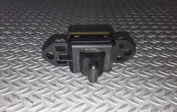 Chrysler Voyager Central locking switch button 04685727AA