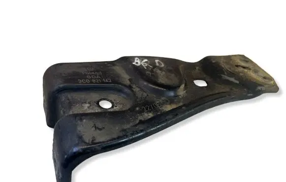 Volkswagen PASSAT B6 Fender mounting bracket 3C0821142