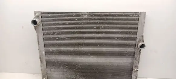 BMW 7 F01 F02 F03 F04 Coolant radiator 7570094