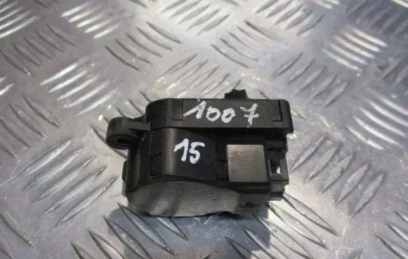 Peugeot 1007 Central body control module F663746XB