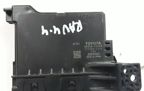 Toyota RAV 4 (XA40) Other control units/modules 8865042600