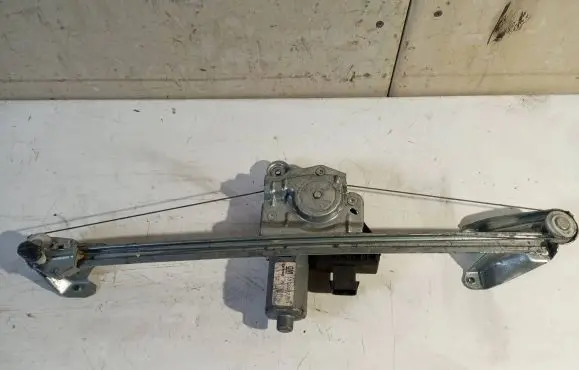 Opel Zafira B Rear door window regulator motor 13132232