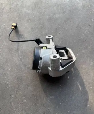 Audi A6 C7 Engine mount bracket 4G0199381NE