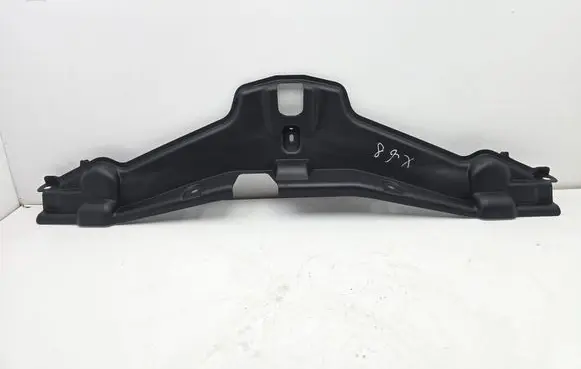 Toyota Auris E180 Radiator trim 165940N010