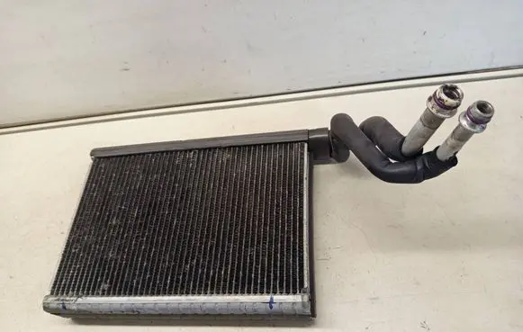 BMW 1 E81 E87 Air conditioning (A/C) radiator (interior)