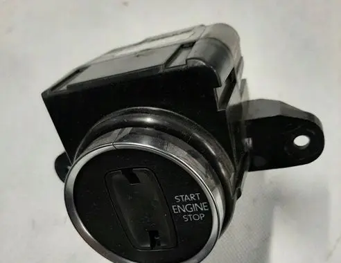 Volkswagen Touareg II Ignition lock 7P6905843C