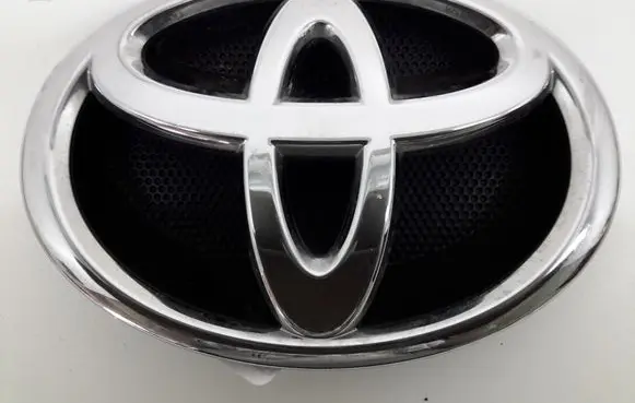 Toyota Verso Manufacturer badge logo/emblem 753110F030