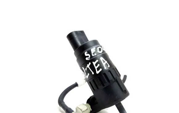 Seat Altea XL Windscreen/windshield washer pump 1K6955651