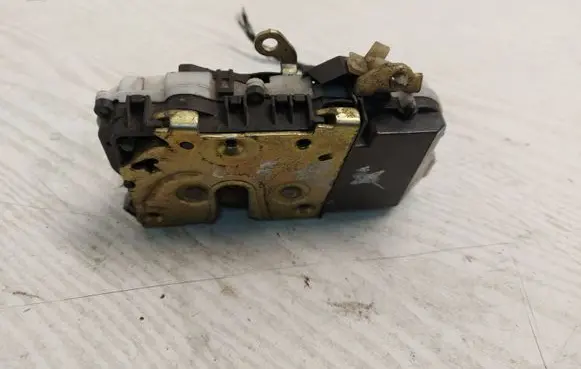 Citroen C5 Front door lock