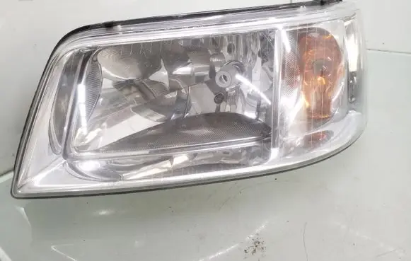 Volkswagen Transporter - Caravelle T5 Headlight/headlamp 7H1941015J 0301191301