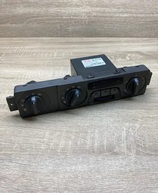 KIA Carnival Climate control unit OK57A61190A K57A