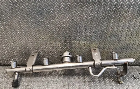 Mercedes-Benz C W203 Fuel main line pipe 1110780292