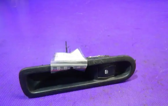 Renault Scenic II - Grand scenic II Quarter vent window switch 156013870