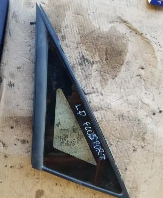 Ford Ecosport Front door window glass four-door