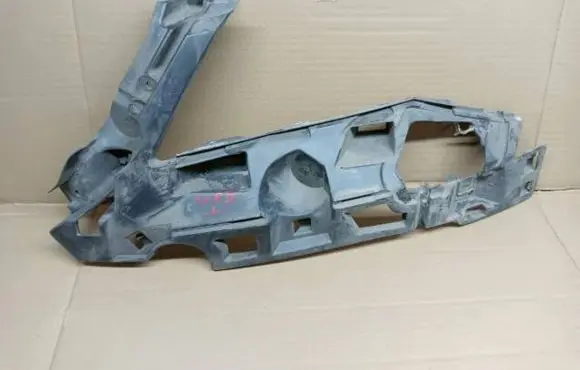 Skoda Superb B8 (3V) Front bumper mounting bracket 3V0807055