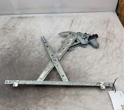 Citroen C-Crosser Front door window regulator with motor