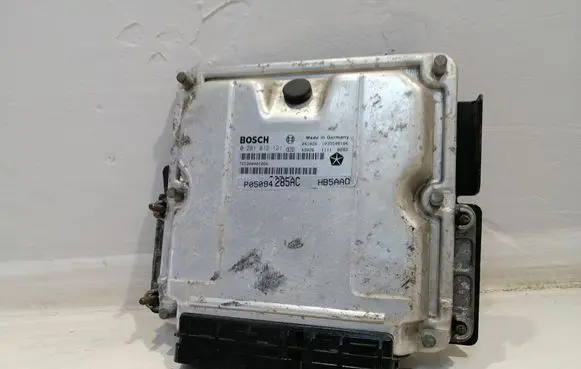 Chrysler Voyager Engine control unit/module P05094285AC 0281012121