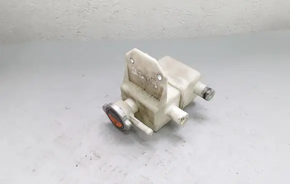 Nissan Leaf I (ZE0) Power steering fluid tank/reservoir NOCODE
