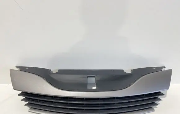 Renault Laguna II Front bumper upper radiator grill 8200012581