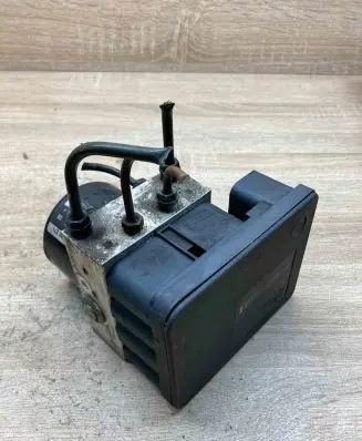 Mini One - Cooper R50 - 53 ABS Pump 6760272 6760271