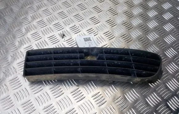 Audi A6 S6 C4 4A Front bumper lower grill 4A0807345J