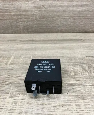 Audi A8 S8 D2 4D Other relay 4A0907440 05020500
