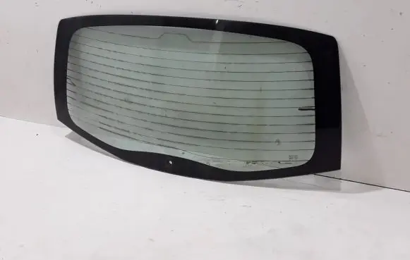 Dacia Sandero Rear windscreen/windshield window 903008242R
