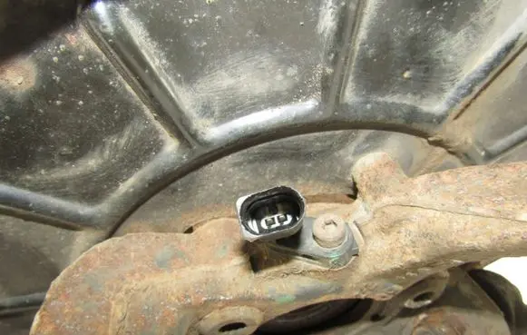 Front wheel hub