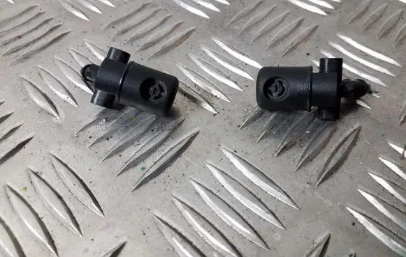 Opel Mokka Windshield washer spray nozzle 401164776