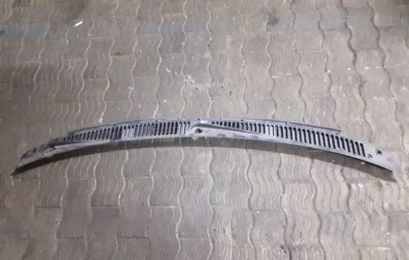 Suzuki Ignis Wiper trim 7233086G10