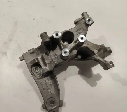 Peugeot 5008 Engine mounting bracket 9674030280