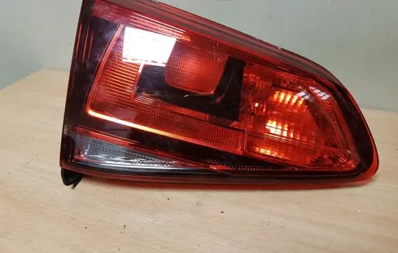 Volkswagen Golf V Tailgate rear/tail lights 5GM945093B