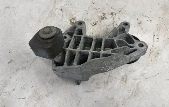 Ford Fusion II Gearbox mounting bracket DG937M125AD DG9Z7M125B