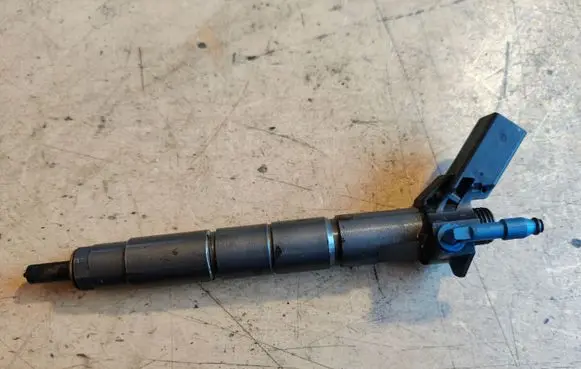 Mercedes-Benz E W213 Fuel injector A6540700187