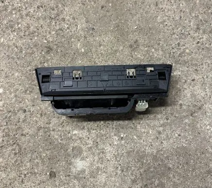 BMW 7 F01 F02 F03 F04 Car ashtray 9119317 9182502