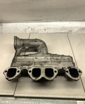 Volkswagen Golf IV Intake manifold 038129713J