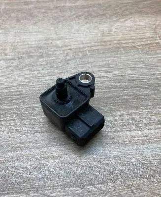 BMW 5 E39 Turbo air boost pressure sensor 2246977