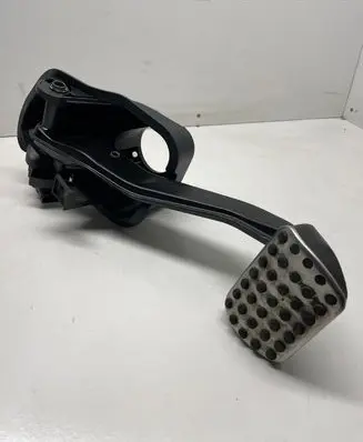 Mercedes-Benz E W213 Brake pedal A2052920415 2052920415 A2222940001
