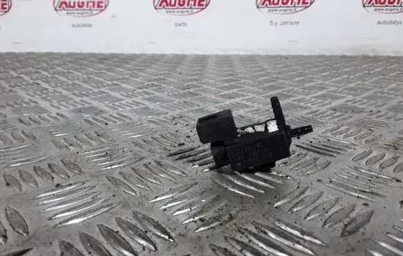 Vacuum valve