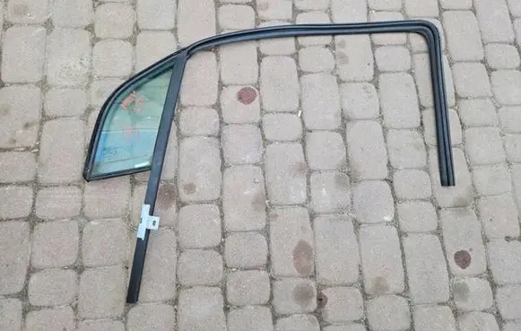 Opel Mokka Sliding door window/glass 31TYS