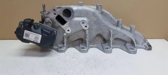 Mercedes-Benz C W205 Engine cover (trim) A6260104100