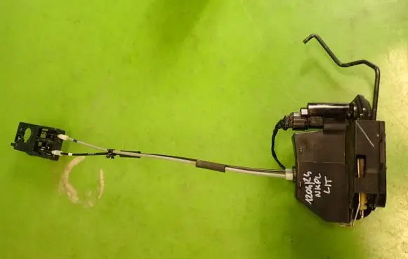 Hyundai i10 Rear door lock
